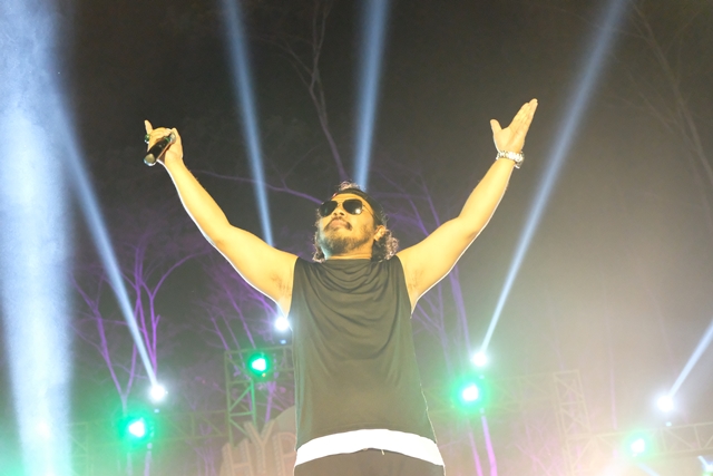 Jamrud Konser di Seven Dream City